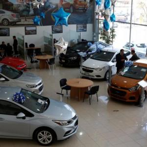 Auto dealers look for plans to revive sales