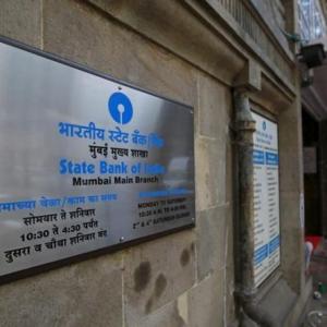 SBI lowers base rate, to benefit nearly 80 lakh customers