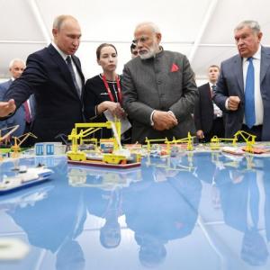 India gives $1 bn line of credit to Russia's Far East
