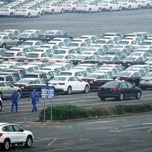 Auto sales in India sees worst-ever fall in August