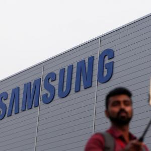 India's smartphone biz: It's advantage Samsung for now
