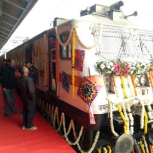 Weather holds up Goyal, Gujarat CM flags off Tejas Exp