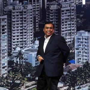 RIL offers 40% stake in retail arm to Amazon: Report