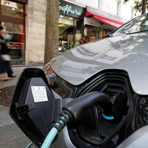 Sales of EVs fell 20% in FY'21 to 236,802 units
