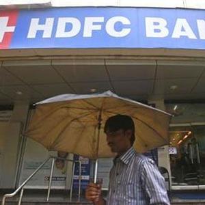 HDFC Bank customers once again face service outage