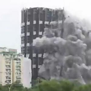 Controlled explosions raze Noida towers in seconds