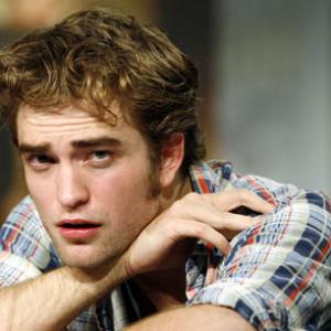 Robert Pattinson to play Kurt Cobain in biopic?