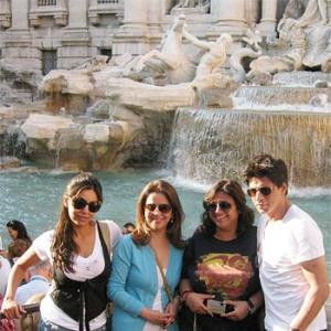 Spotted: Shah Rukh Khan, Gauri in Italy