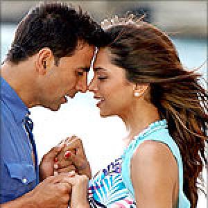 Housefull music review: A mixed bag