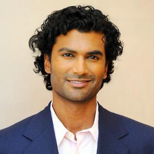 Sendhil Ramamurthy: From Heroes to Shor
