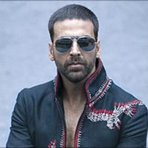 Akshay Kumar to try prosthetics for younger look