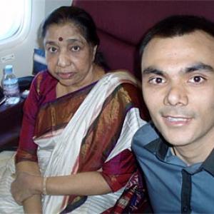 Spotted: Asha Bhosle caught on flight