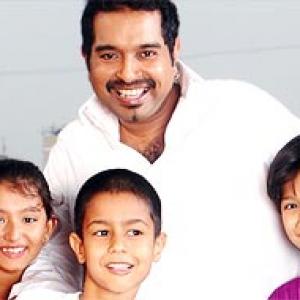 Learn music from Shankar Mahadevan!