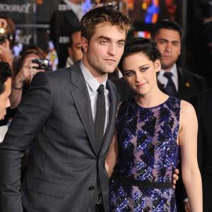 Kristen Stewart apologises to Pattinson over affair