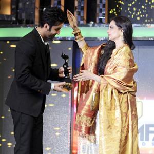 PIX: Rekha mingles with Ranbir, Vidya at Filmfare Awards