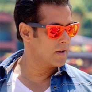 Jai Ho: Cinemas unsure if Salman will enter 2014 with a bang