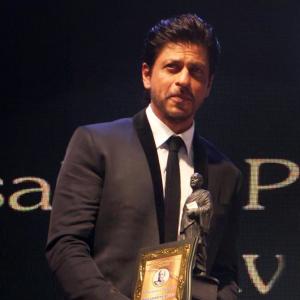SRK, Huma bag Dadasaheb Phalke Film Foundations Awards