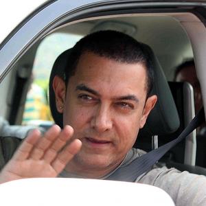 PIX: Karan Johar, Kapoors, Hirani party with Aamir Khan