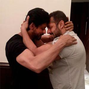 PIX: Shah Rukh and Salman hug AGAIN!