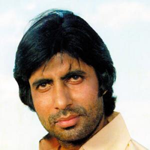 Quiz: Who is Amitabh Bachchan's rival in Kaala Pathaar?