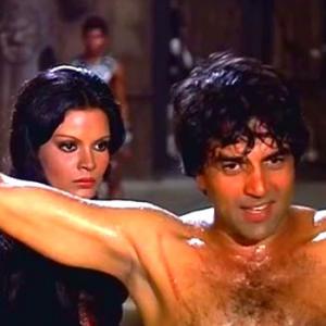 Quiz: What is Dharmendra's profession in Dharam Veer?