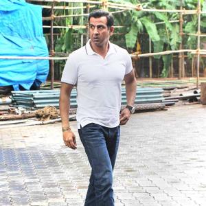 Ronit Roy, Vindu Dara Singh at Inder Kumar's prayer meet