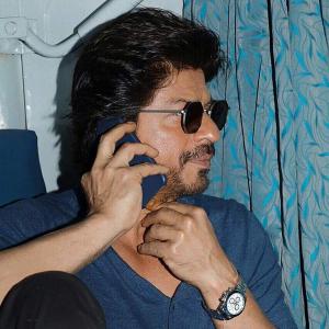 PIX: SRK travels by train to promote Raees