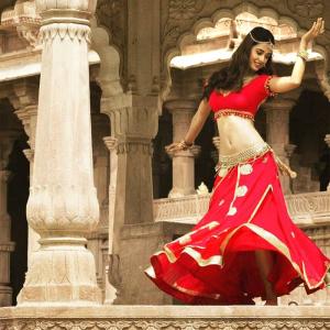 How to dress like Bollywood this Navratri