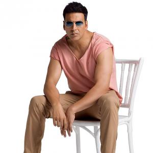 Akshay is first star to start shooting again