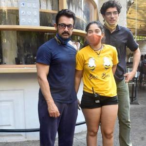 Aamir meets up with his kids