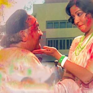 HOLI: 7 songs you must listen to!