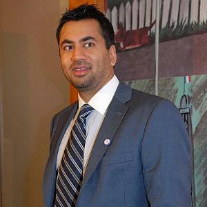 Kal Penn to help Obama connect with Asian American