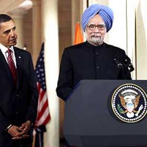 Dr Singh meets Obama at White House