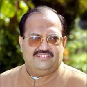 Economic Offences Wing takes over case against Amar Singh