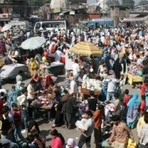 Srinagar turns festive for Eid