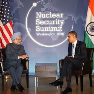 Dr Singh meets Obama in Washington, DC
