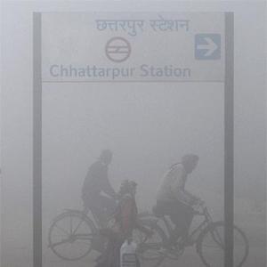 Rains, fog make Delhi shiver