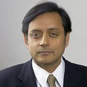Tharoor gives media lessons on reporting, ethics 