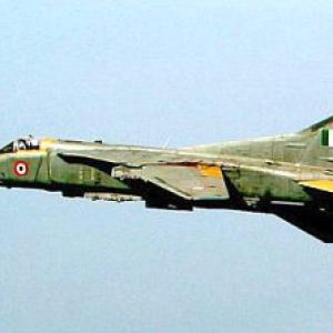 MIG-27 crashes in West Bengal, pilot ejects out 
