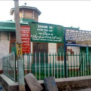 Tourists flock to disputed Jesus Tomb in Kashmir