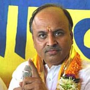 Gujarat riots: SIT grills Togadia for four hours