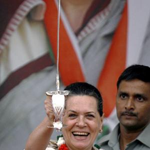 Dr Manmohan Singh, Sonia Gandhi to campaign for Congress