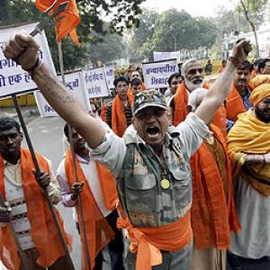 Hindu, Muslim leaders meet for settlement of Ayodhya dispute