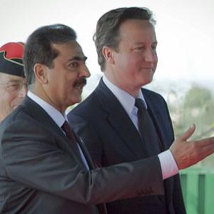 British PM for close ties with Pak to fight terror 