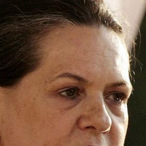 Not bothered about attacks: Sonia on Modi's barbs