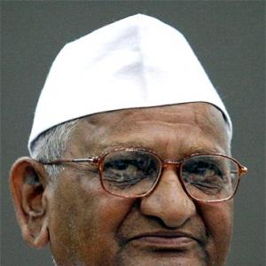 Stalemate ENDS: Hazare to leave Tihar Jail at 3 pm