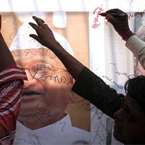 'Hazare WILL hold his fast at Ramlila Maidan'