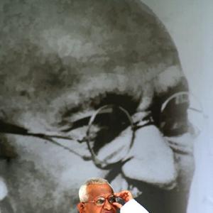 Hazare's dig at Bhushan: Some people can just talk about Kashmir