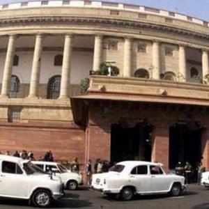 Govt for 3-day gap between Lok Sabha, Rajya Sabha sitting