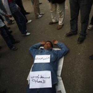 Egypt protests worsen, stranded Indians return
